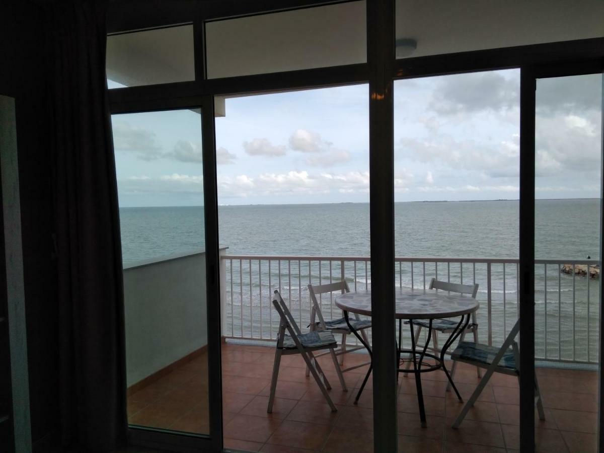 Apartamento En Primera Linea De Mar Sant Carlos de la Ràpita Exterior foto